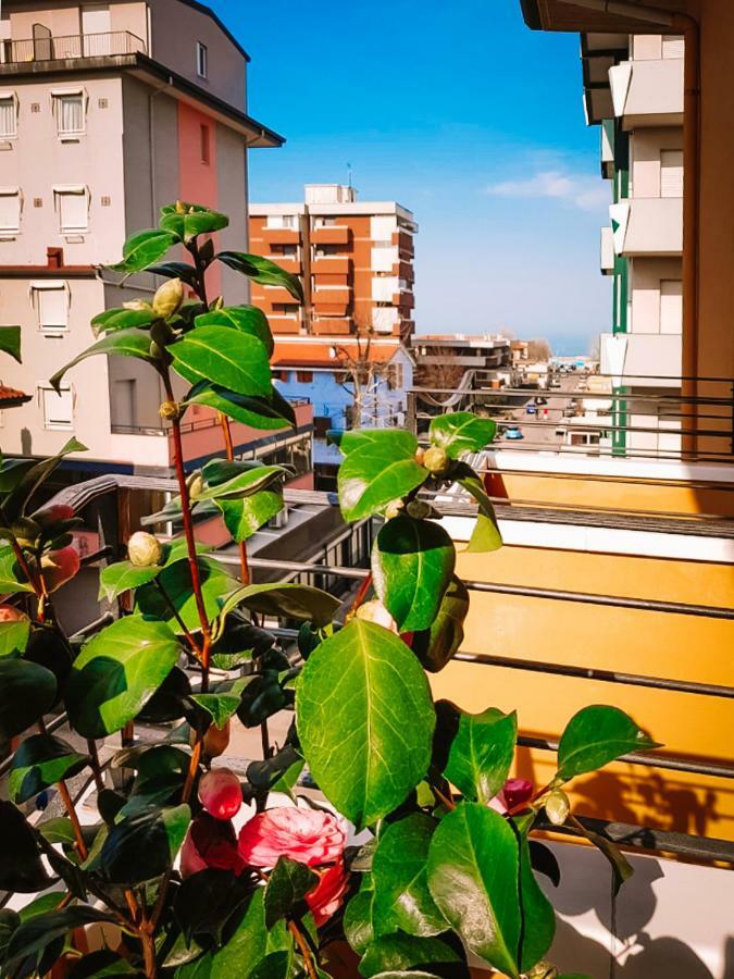 Hotel Romantica Rimini Exterior foto